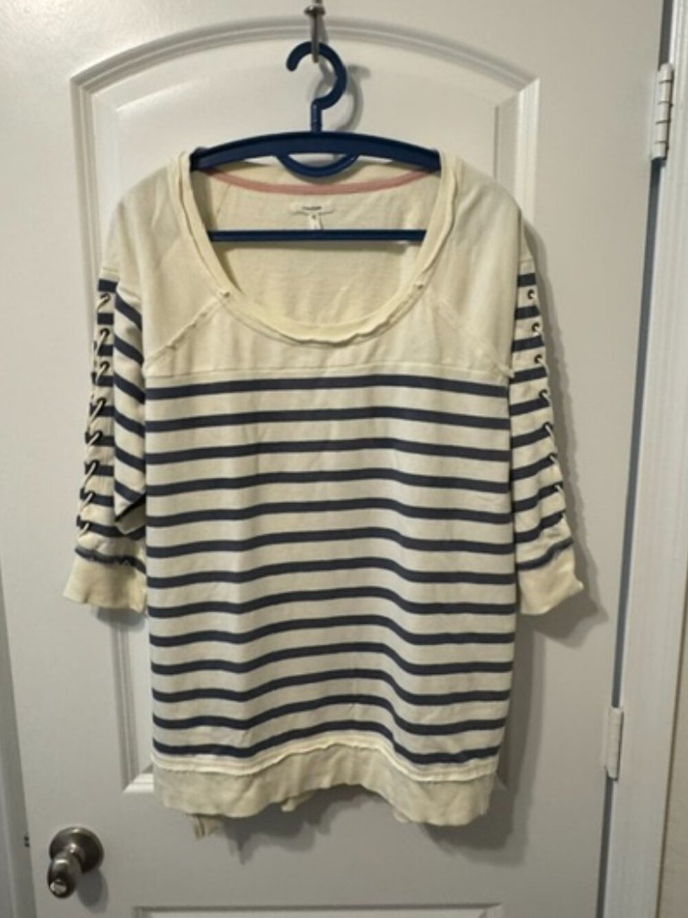Maurices Comfy Frayed Edge Summer Sweater - Sz 1